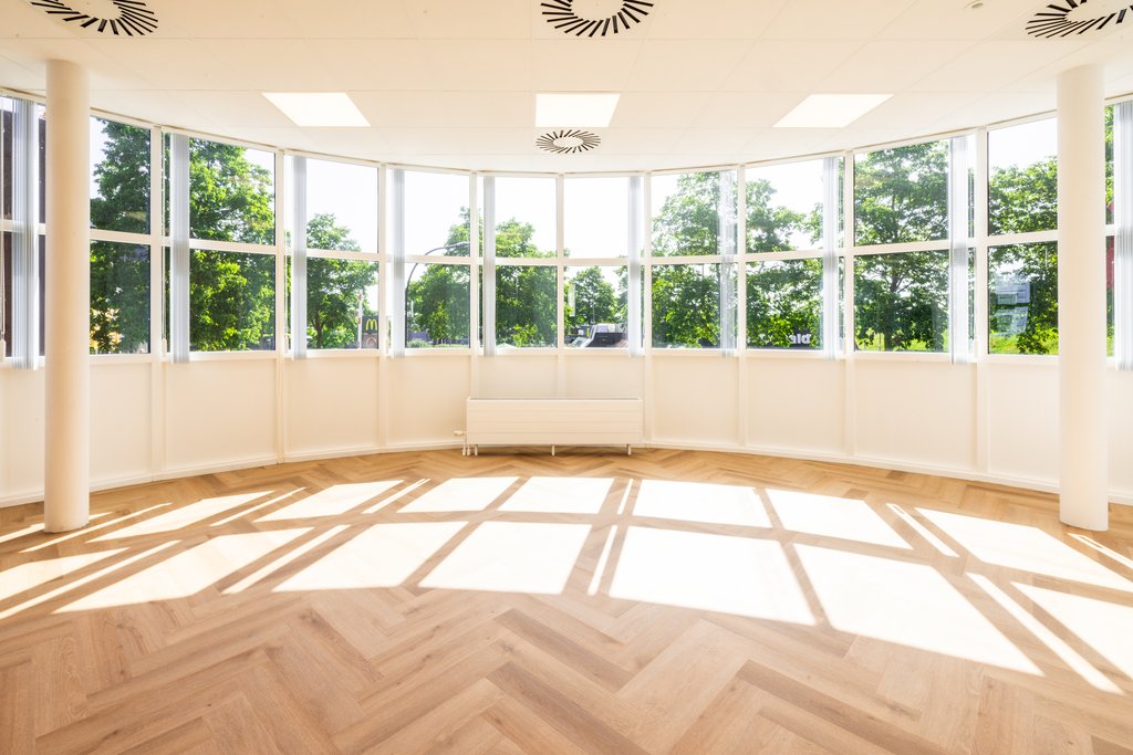 Luna: Databird signs as first tenant