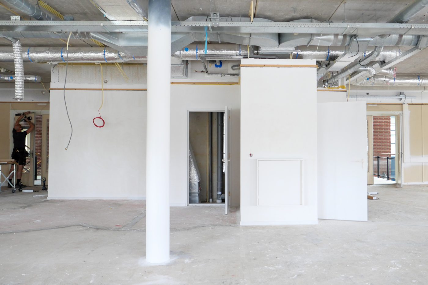 New partition walls and installations at Pulse, Almere